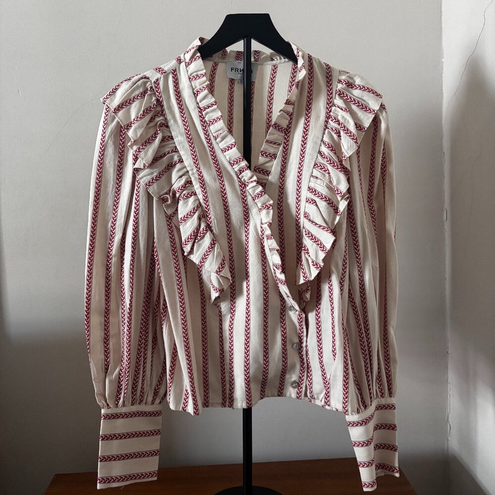 Chic striped shirt with ruffle detailing